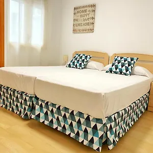 https://primera-linea-de-mar-centro-roses.catalonia-hotels.com